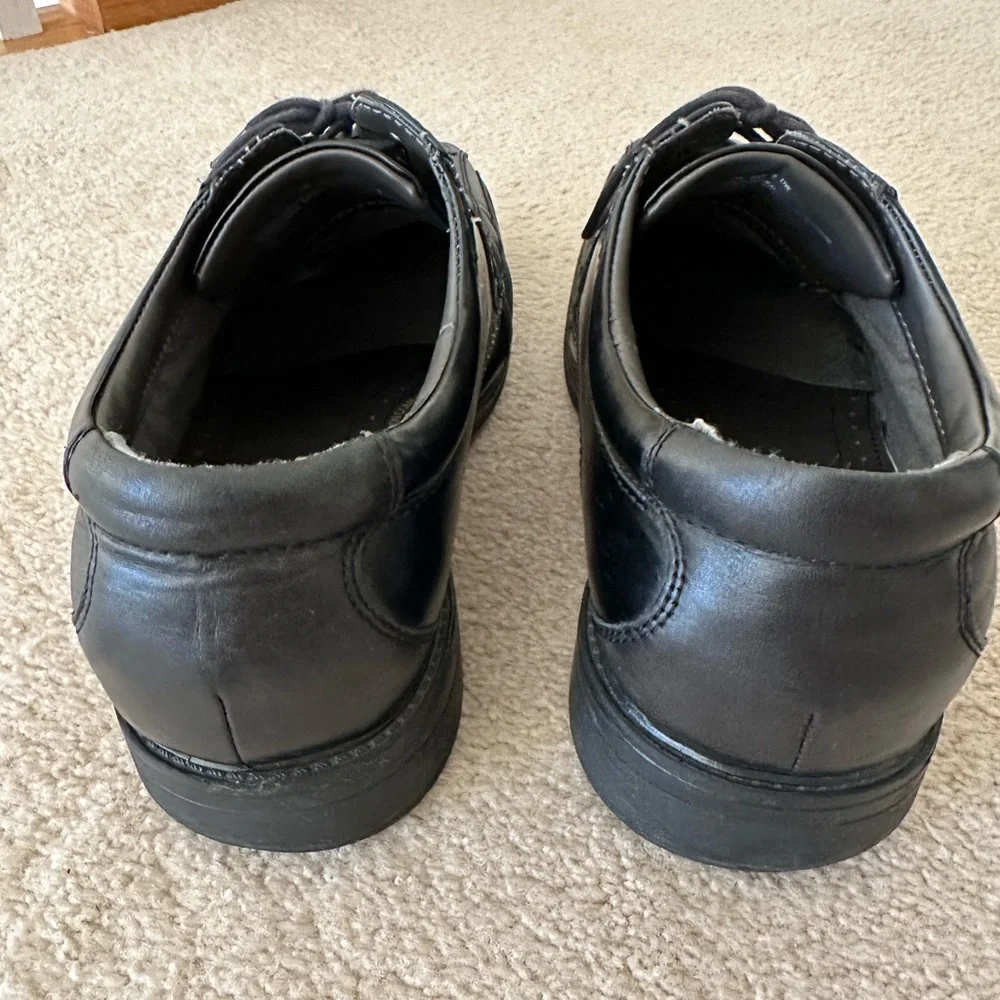 Dockers Men's Cap Toe Oxfords 11W Black Leather Shoes.